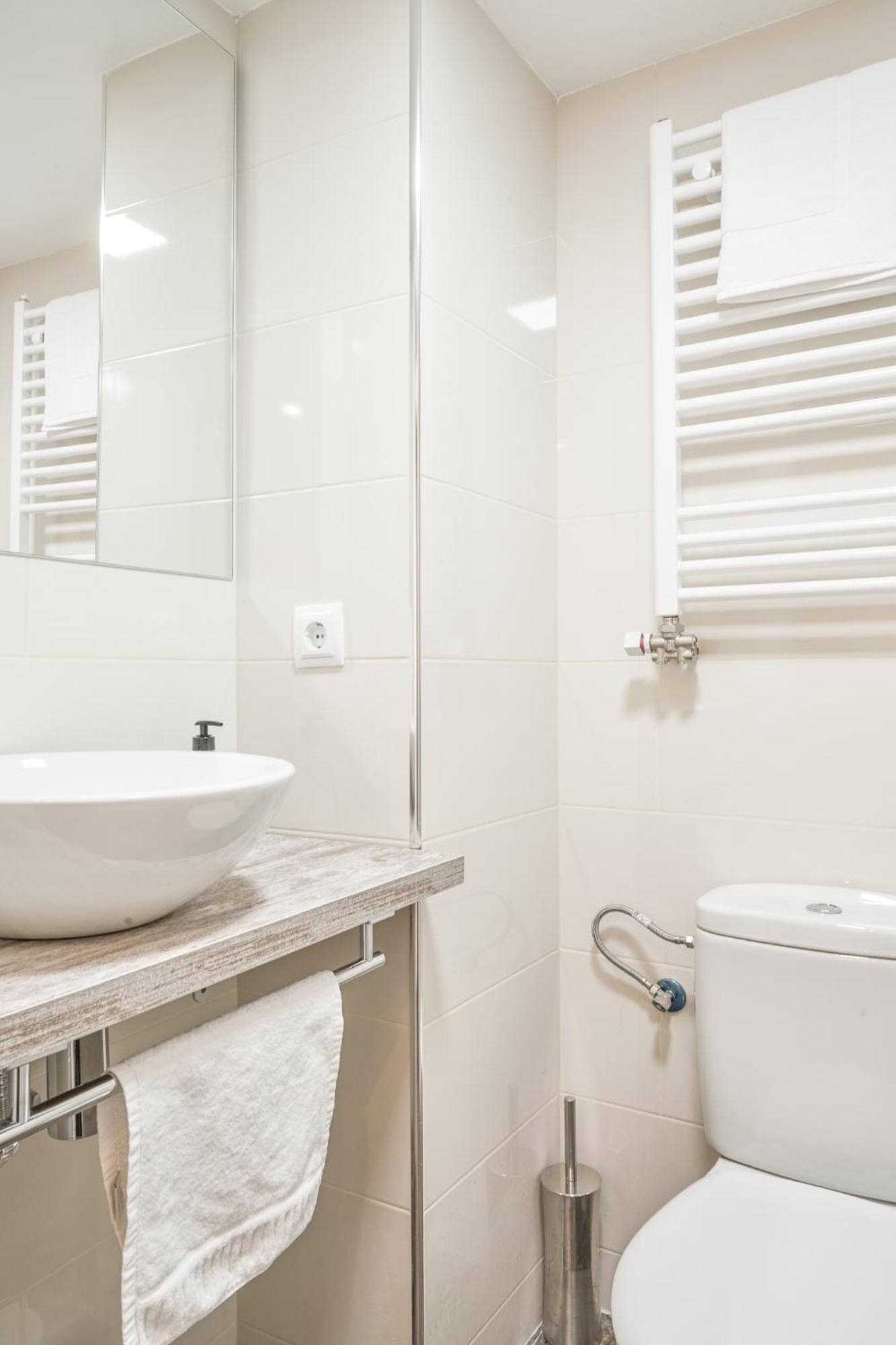 Family-Friendly Home In Central Barcelona 4Bdr Buitenkant foto